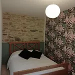 Les Du Petit Marcel Pensión
