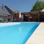 Les Du Petit Marcel Pensionat